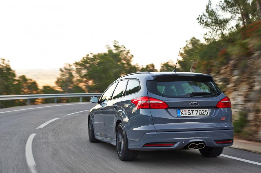  Ford Focus ST Turnier 2014 года  (фото 14 из 18)